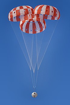 Segunda prova de uma série de oito para a certificação dos paraquedas da Orion para voos espaciais tripulados; Arizona, 8 de março de 2017. (definição 3 280 × 4 928)