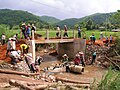 Bygging av ei bru i Chiang Rai-fylket i 2009.