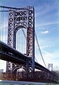 न्यू जर्सीला न्यू यॉर्क शहरासोबत जोडणारा जॉर्ज वॉशिंग्टन पूल हा जगातील सर्वात वर्दळीचा पूल आहे.