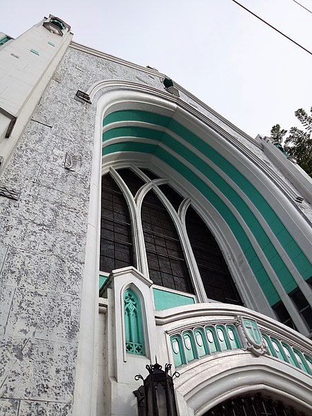 File:Close up of Central United Methodist Church Manila.jpg
