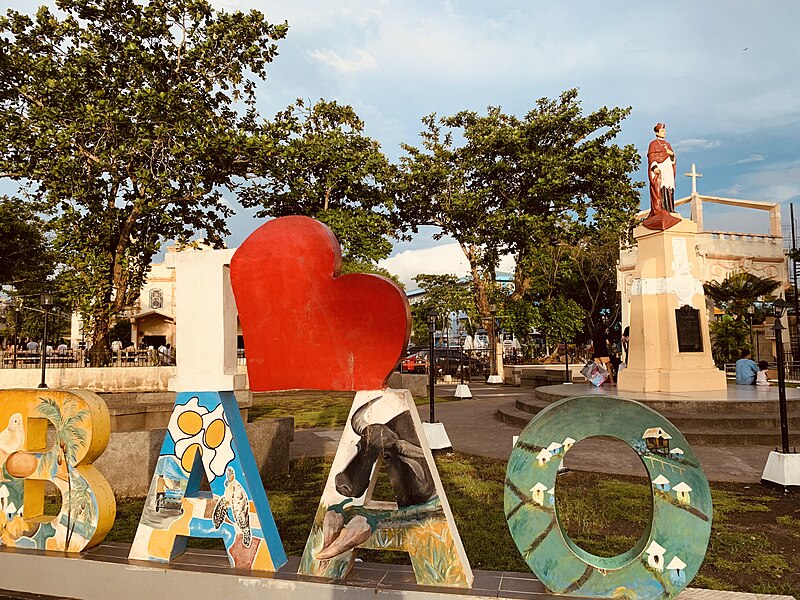 File:Jorge Barlin Monument at Baao Camarines Sur.jpg