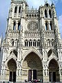Fachada principal da Catedral de Amiens, gótica.