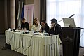 פאנל קצינים ונציגי ארגוני להט"ב במהלך חגיגות אירועי שבוע הגאווה הרביעי בקוסובו בשנת 2018