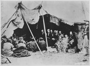 US-General William T. Sherman in Verhandlung mit Indianern bei Fort Laramie, ca. 1867-1868