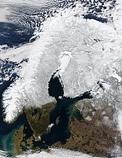 Manto nevado da Escandinávia, como fotografado por MODIS a bordo do satélite Terra da NASA, em 2002