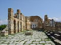 Ruines de la basilique byzantine Saint-Achille où Theo Angelopoulos tourna des scènes de L'Éternité et Un Jour.