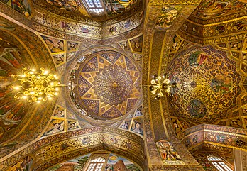 Vista do elaborado teto da catedral apostólica armênia de Vank em Isfahan, provavelmente o templo cristão de maior destaque no Irã. (definição 5 716 × 3 963)