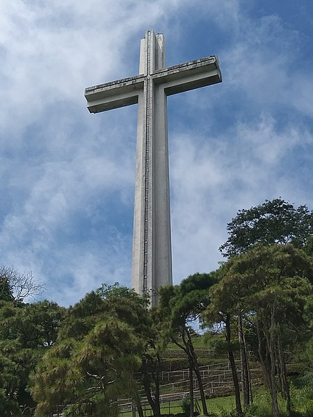File:Cross Building of Mt. Samat.jpg