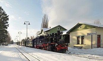 Locomotiva a vapor de via estreita N.º 991777-4, da classe DR 99.77-79, na estação de trem de Moritzburg, Saxônia, Alemanha. (definição 3 320 × 1 982)