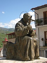 Scultura di Padre Pio a Pedace.
