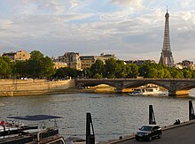 View of the Seine in Paris in september 2006.jpg