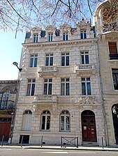Hôtel construit dans le style néo-Renaissance allemande tardive à Bordeaux.