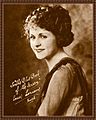 Louise Lorraine, estrela que se destacou por interpretar Jane no seriado The Adventures of Tarzan, de 1921.