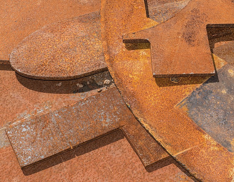 File:Rusty scrap plates 1.jpg