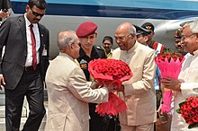 H.E the Governor of Bihar Shri Ram Nath Kovind welcoming Hon'ble President of India Shri Pranab Mukherjee at Patna on 17 April 2017