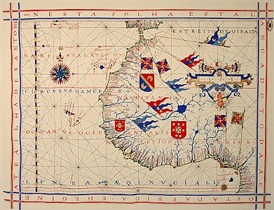 1571'de Portekizli kartograf Fernão Vaz Dourado tarafından çizilen Afrika'nın kuzeybatı sahilini gösteren denizcilik haritası. Haritanın çerçevesinde São Tomé'ye kadar olan bütün Afrika ve Gine sahilleri çizilmektedir. yazısı yer almaktadır. Günümüzde Lizbon'da bulunan Torre do Tombo Ulusal Arşivi'nde saklanmaktadır. (Üreten: Fernão Vaz Dourado)