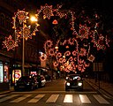 شوارع مزينة بأضواء ميلادية لمناسبة العيد في البرتغال.