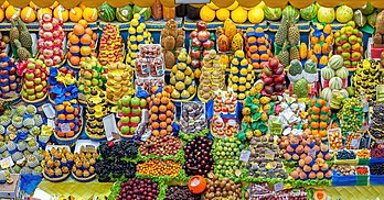 Banca de frutas no Mercado Municipal da cidade de São Paulo, Brasil (definição 2 048 × 1 068)