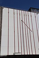 Zonnewijzer aan de muur van de Meelfabriek te Leiden. Ooit de grootste van Europa. Afgebroken in 2021.[20]