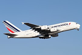 O maior avião de passageiros do mundo, o Airbus A380, construído pela empresa europeia Airbus SE, uma das principais fabricantes de aeronaves do mundo