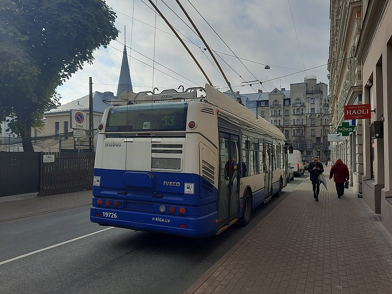 File:13. trolejbuss (2022).jpg