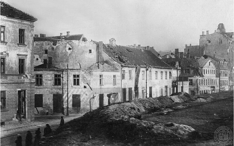 Attēls:Bermonta armijas sašautās ēkas Kārļa ielā Rīgā 1919. gada novembrī.jpg