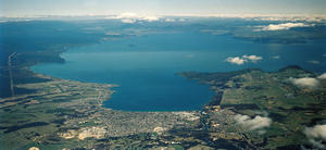 Lake Taupo fills the large caldera volcano