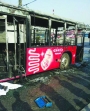 公交车突发自燃烧成空壳 车上乘客在司机指挥下迅速逃离
