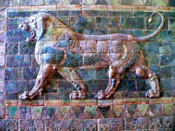 Lion-Frieze-from-the-Palace-of-Darius-I.jpg