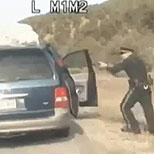 ŠOKANTNA VIDEOSNIMKA IZ AMERIKE Policajci zapucali na Afroamerikanku s djecom u autu