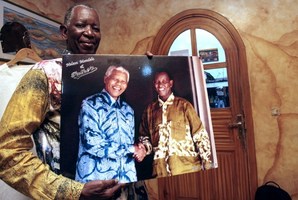'Mandela shirts' in high demand since leader's death