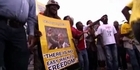  South Africans gather to pay respect