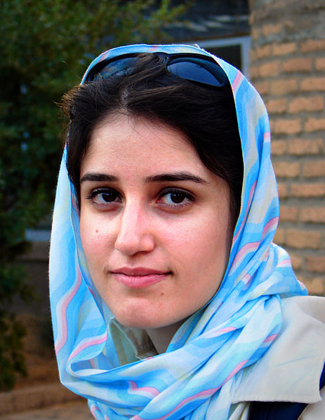 Soubor:Portrait of a Persian lady in Iran, 10-08-2006.jpg