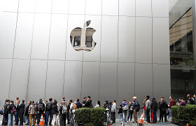 Naujas patentas rodo, kad „Apple“ kitąmet gali išleisti stiklinį „iPhone“