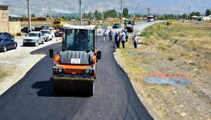 Erzincan köy yollarına sıcak asfalt