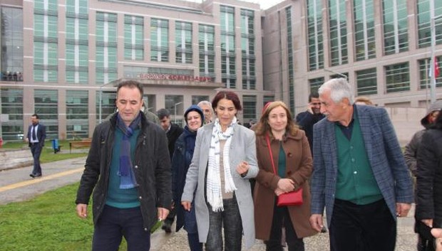 HDPli vekil Besime Konca adli kontrol ile serbest bırakıldı (2)