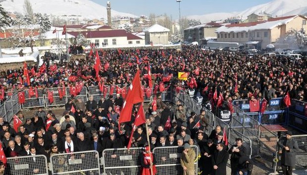 Bitlis’te milli birlik mitingine 10 bin kişi katıldı