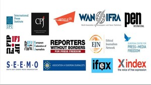 Tutuklu gazeteciler için Silivri Cezaevinde eylem
