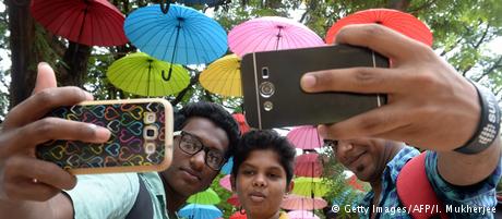 Indien Selfie (Getty Images/AFP/I. Mukherjee)