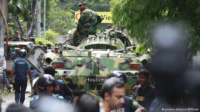 Bangladesch IS-Anschlag in Dhaka (picture-alliance/AP Photo)