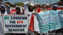Peschawar Pakistan Demonstration von Flüchtlingen aus Afghanistan (DW/F. Khan)
