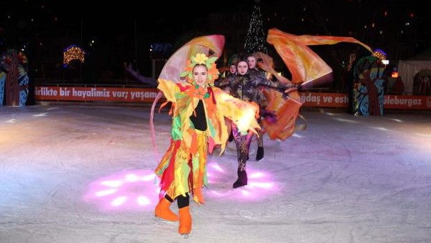 Dünyaca ünlü buz tiyatrosu, Lüleburgazda sahne aldı