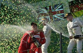 Pirmąją „Formulės-1“ pergalę nuskynė „Ferrari“ pilotas Sebastianas Vettelis