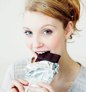 Dėmesingumas valgant padės įveikti priklausomybę nuo šokolado