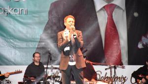 Mustafa Yıldızdoğan, Aksaray konserinde gençleri coşturdu