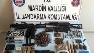 Mardin kırsalında, terör örfgütüne ait silah ve mühimmat bulundu