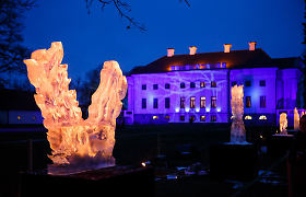 Pakruojo dvare – įspūdingas ledo skulptūrų ir ugnies festivalis