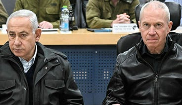 Prime Minister Benjamin Netanyahu next to Defense Minister Yoav Gallant at the Northern Command, 2023.