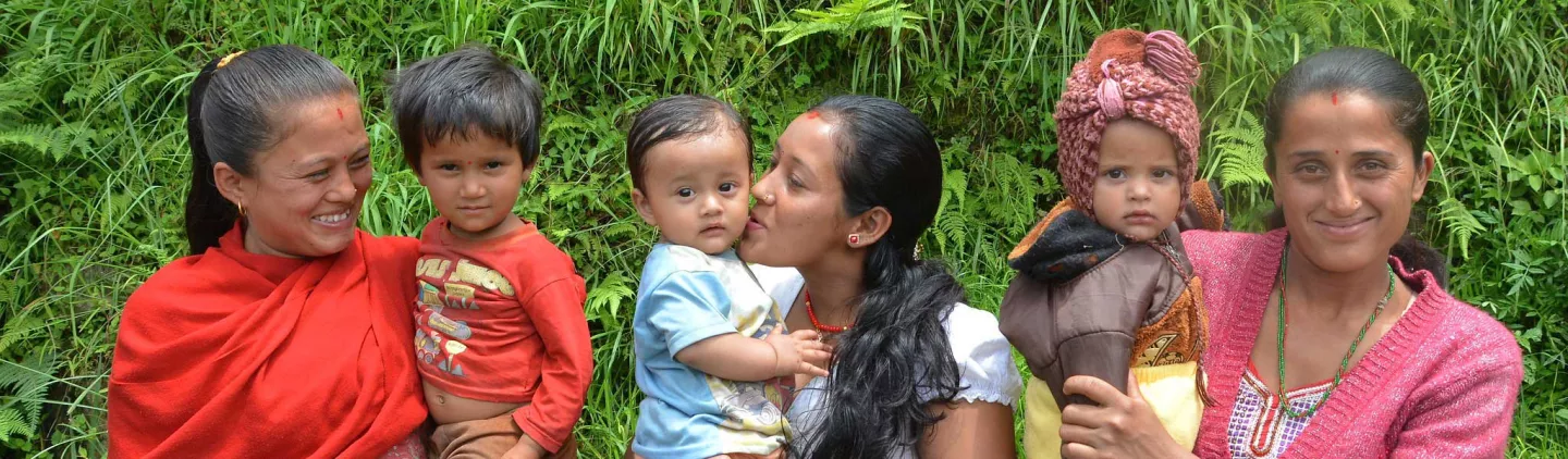 Mothers and children in Nepal 