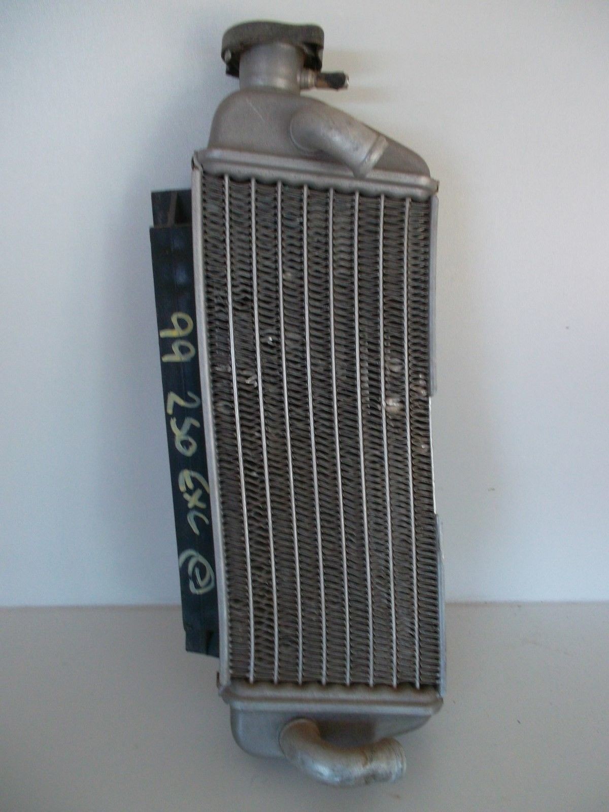99 KTM 250EXC Left Radiator Rad Cooling KTM 250 EXC 1999 P/N 50335007100